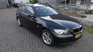 BMW 3-serie 318i Touring nette goed rijdende auto met weinig schade! picture 3