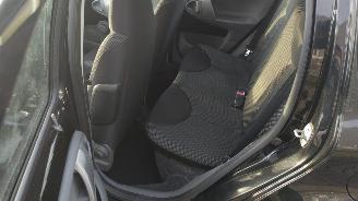 Toyota Aygo 1.0 5 deurs airco gebruikersschade picture 14