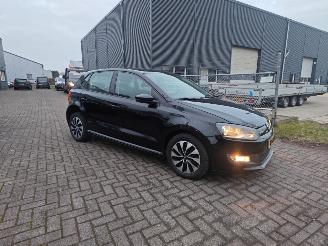 Vaurioauto  passenger cars Volkswagen Polo 1.4 tdi luxe uitvoering weinig schade 2015/1