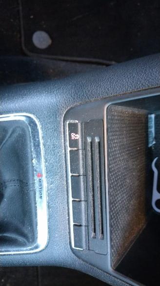 Volkswagen Tiguan 1.4TSI Comfort en Design 4 Motion lichte schade picture 14