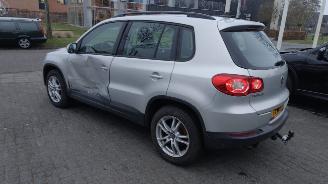 Volkswagen Tiguan 1.4TSI Comfort en Design 4 Motion lichte schade picture 5
