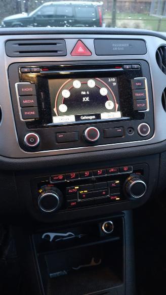 Volkswagen Tiguan 1.4TSI Comfort en Design 4 Motion lichte schade picture 13