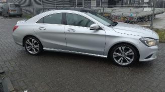 Mercedes Cla-klasse ClA 180 Ediotion AMG 85458 kilometer!! weinig schade!nieuwstaat auto! picture 9