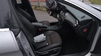 Mercedes Cla-klasse ClA 180 Ediotion AMG 85458 kilometer!! weinig schade!nieuwstaat auto! picture 22