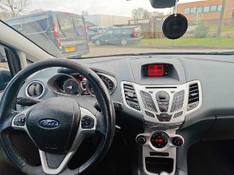 Ford Fiesta 1.4 Titanium met kleine schade picture 11