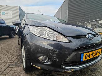 Ford Fiesta 1.4 Titanium met kleine schade picture 2