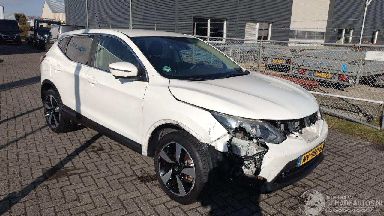 Nissan Qashqai 1.2 N-Connecta lichte schade 71000 km nap