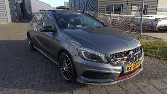 Auto incidentate Mercedes A-klasse A 250 AMG Prestige Sport Super nette auto met rijdbare schade 2014/1