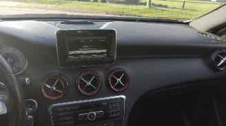 Mercedes A-klasse A 250 AMG Prestige Sport Super nette auto met rijdbare schade picture 19