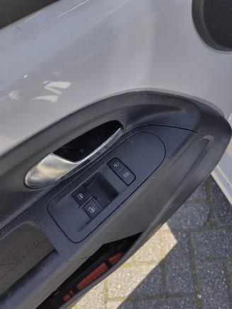 Volkswagen Up! 1.0 MPI Navi/PDC/Airco/Cruise Elek pakket Mooi! picture 14