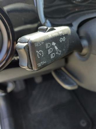 Volkswagen Up! 1.0 MPI Navi/PDC/Airco/Cruise Elek pakket Mooi! picture 15