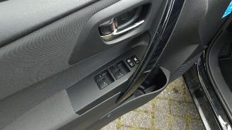 Toyota Auris 1.2T Aspiration Panodak Cruise Clima 2015 weinig schade picture 17