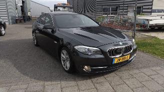 damaged passenger cars BMW 5-serie 523i 3.0 high autom exec Opendak H.U.D. Sportleer mooie auto!! 2010/4