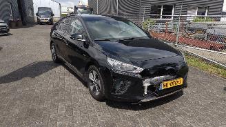 škoda osobní automobily Hyundai Ioniq Comfort EV licht schade gewoon rijdbaar! 2017/1