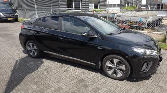 Hyundai Ioniq Comfort EV licht schade gewoon rijdbaar! picture 7