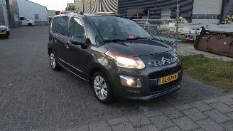 Unfallwagen Citroën C3 picasso 1.2 Exclusive Mooie auto Lichte schade 2015/1