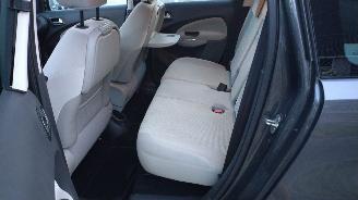 Citroën C3 picasso 1.2 Exclusive Mooie auto Lichte schade picture 19
