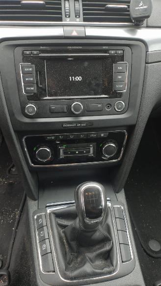 Skoda Superb 1.6 Tdi nette auto geen schade koppeling versleten picture 12