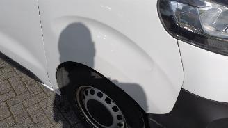 Opel Vivaro 2.0 124 S&S L3 87000 km met lichte schade picture 10