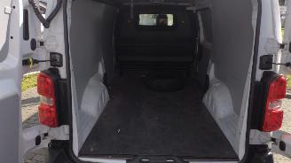 Opel Vivaro 2.0 124 S&S L3 87000 km met lichte schade picture 16
