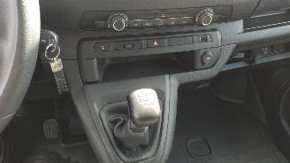 Opel Vivaro 2.0 124 S&S L3 87000 km met lichte schade picture 15