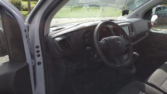 Opel Vivaro 2.0 124 S&S L3 87000 km met lichte schade picture 11
