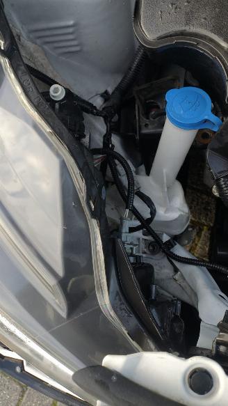 Toyota Aygo 1.0 Automaat 29000 km Mooie nette auto Schroefschade picture 12