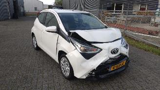 Avarii autoturisme Toyota Aygo 1.0 Automaat 29000 km Mooie nette auto Schroefschade 2019/1