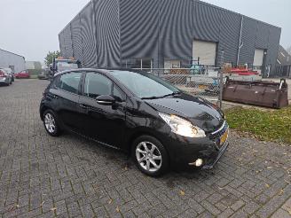 Voiture accidenté Peugeot 208 1.2 Automaat exclusief mooie nette auto 134.000 km 2014/1