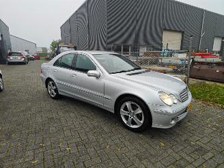 Vaurioauto  passenger cars Mercedes C-klasse c180 automaat goed rijdende auto 2005/1