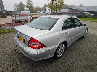 Mercedes C-klasse c180 automaat goed rijdende auto picture 3