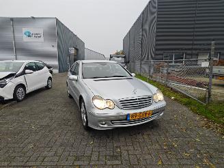 Mercedes C-klasse c180 automaat goed rijdende auto picture 2