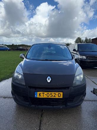 skadebil auto Renault Scenic 1.5 dCi 2011/1