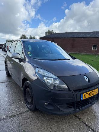 Renault Scenic 1.5 dCi picture 2