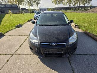 Vaurioauto  passenger cars Ford Focus  2014/5