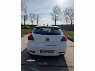 Kia Pro cee d Pro cee'd (EDB3), Hatchback 3-drs, 2008 / 2012 1.6 CVVT 16V picture 4