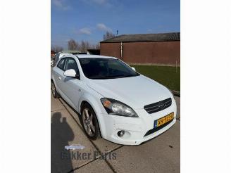 Kia Pro cee d Pro cee'd (EDB3), Hatchback 3-drs, 2008 / 2012 1.6 CVVT 16V picture 2