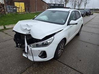 Hyundai I-30 i30 (PDEB5/PDEBB/PDEBD/PDEBE), Hatchback, 2016 1.0 T-GDI 12V picture 3