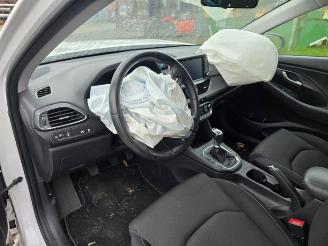 Hyundai I-30 i30 (PDEB5/PDEBB/PDEBD/PDEBE), Hatchback, 2016 1.0 T-GDI 12V picture 8