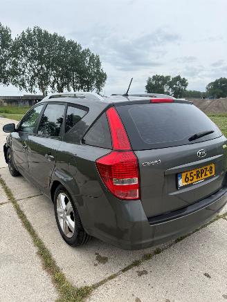 Kia Cee d Sporty Wagon picture 6