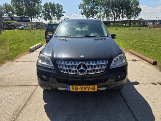 Vaurioauto  commercial vehicles Mercedes Ml-klasse  2008/1