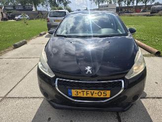 Avarii autoturisme Peugeot 208 1.2vti 2013/1