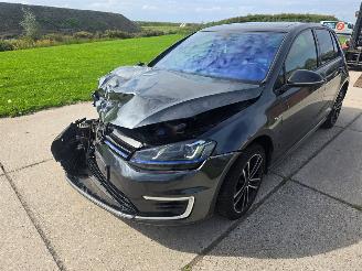 Volkswagen Golf GTE picture 3