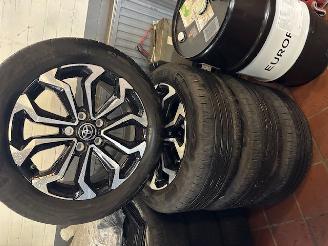 Unfallwagen Toyota Yaris Cross 17 INCH RGINELE SPORTWIELEN 2024/8