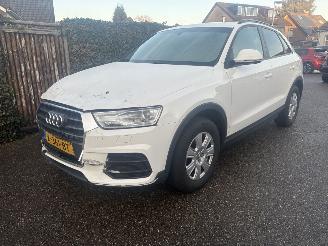 Schadeauto Audi Q3 1.4 TFSI 150 PK AUTOMAAT PANORAMA 2016/6