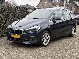 uszkodzony samochody osobowe BMW 2-serie 225xe iPerformance High Executive AUTOMAAT 174PK LEER 2018/6