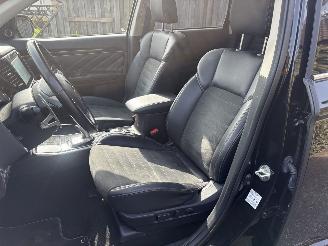Mitsubishi Outlander 2.4 PHEV Intense+ HYBRIDE HALFLEER PANO AIRO KIT AUTOMAAT 210PK picture 11