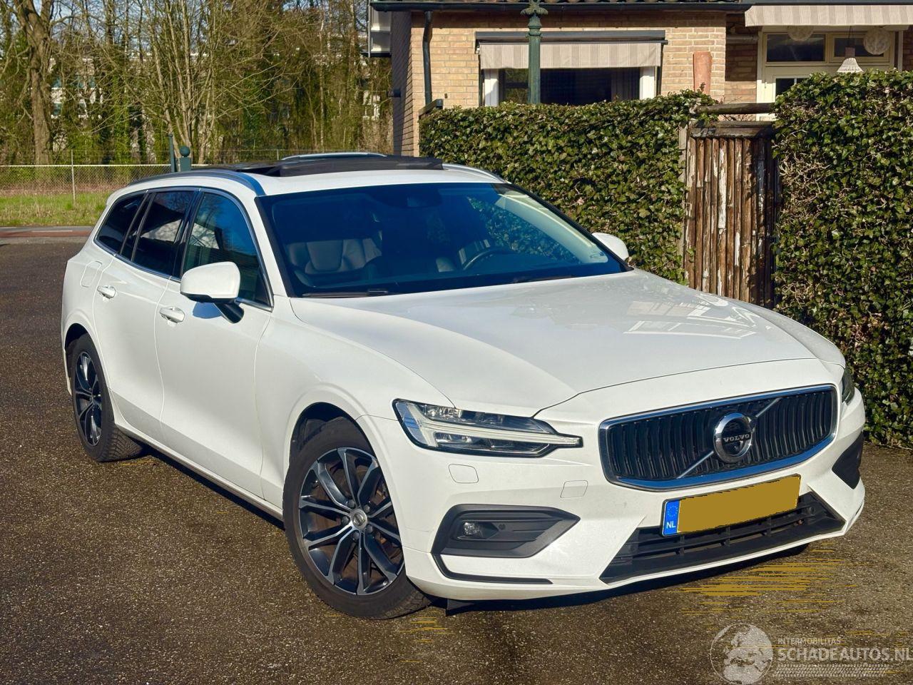 Volvo V-60 R-DESIGN 2.0 D MOMENTUM-LEER-PANO-AUTOMAAT-150PK-BOM VOL