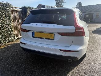 Volvo V-60 R-DESIGN 2.0 D MOMENTUM-LEER-PANO-AUTOMAAT-150PK-BOM VOL picture 4