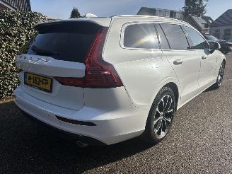 Volvo V-60 R-DESIGN 2.0 D MOMENTUM-LEER-PANO-AUTOMAAT-150PK-BOM VOL picture 2